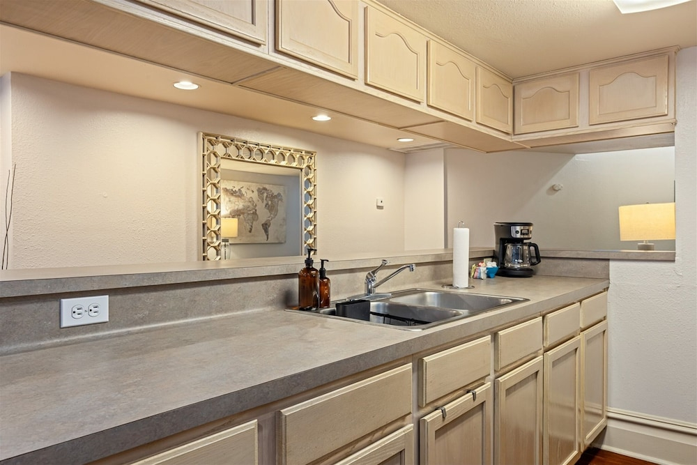 Blue Tuna Loft 1 Bedroom Home