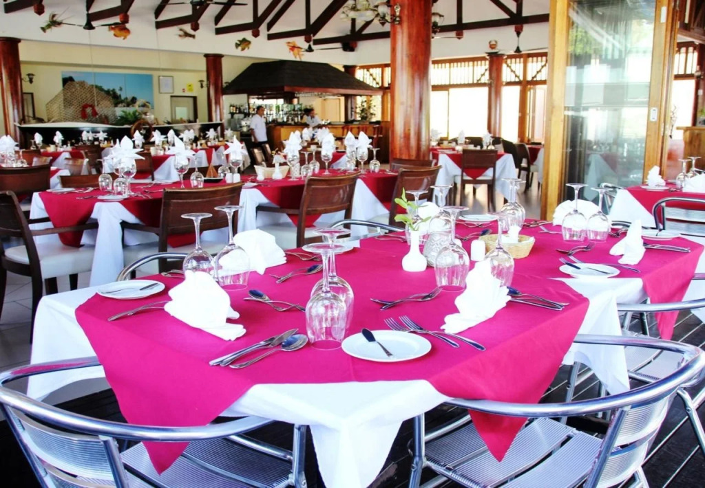 Pirogue Lodge