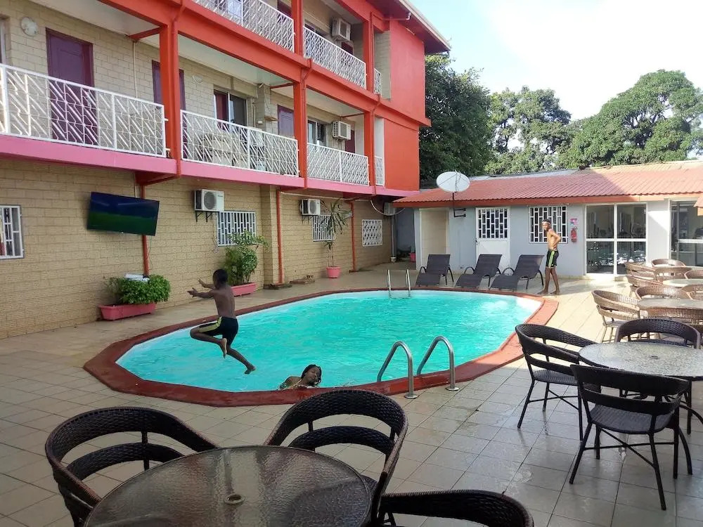 Zambezi Inn Airport Hotel