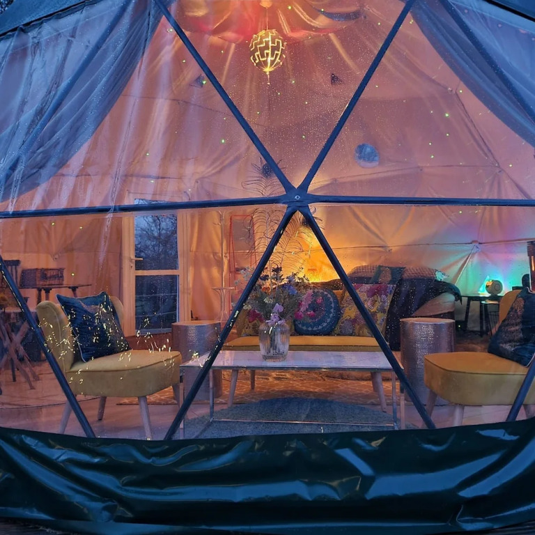 Romantic Lakeview Dome