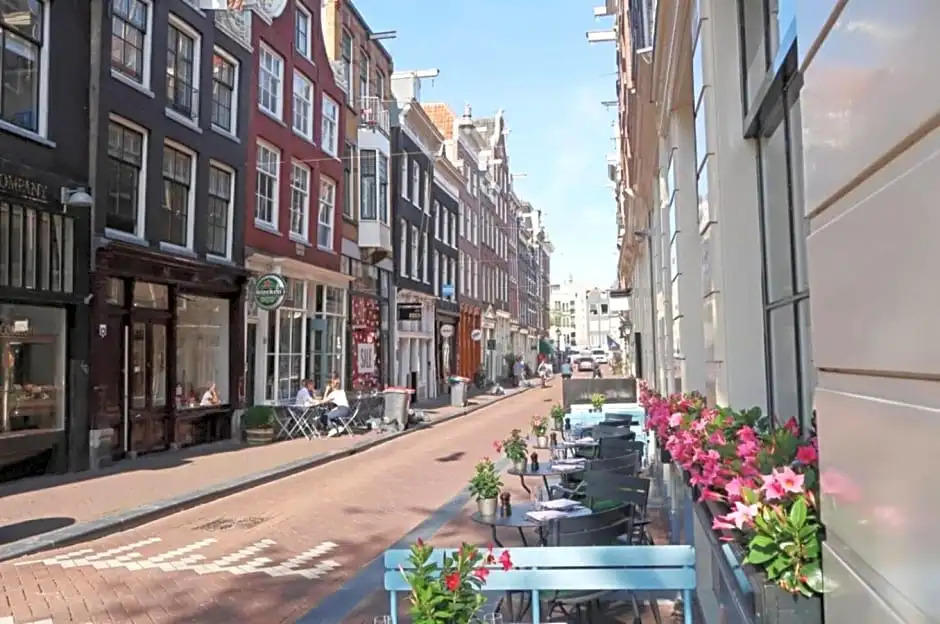 Canal View Apartment