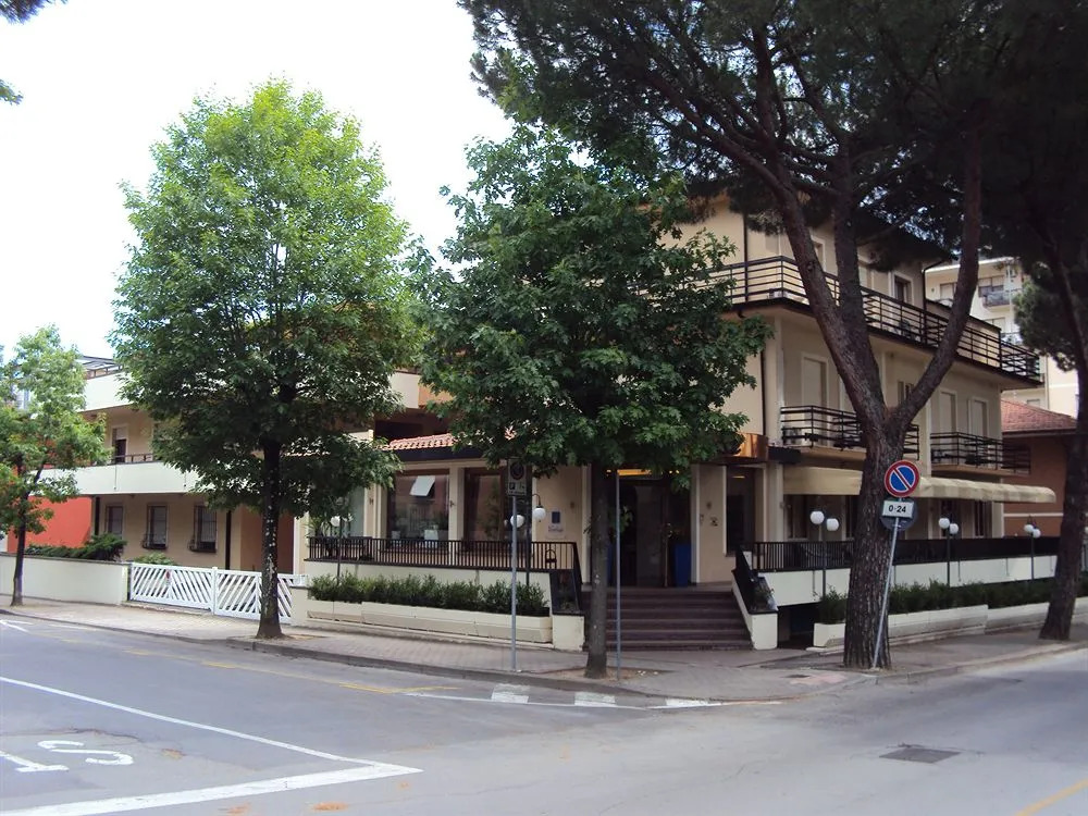 Vintage Hotel