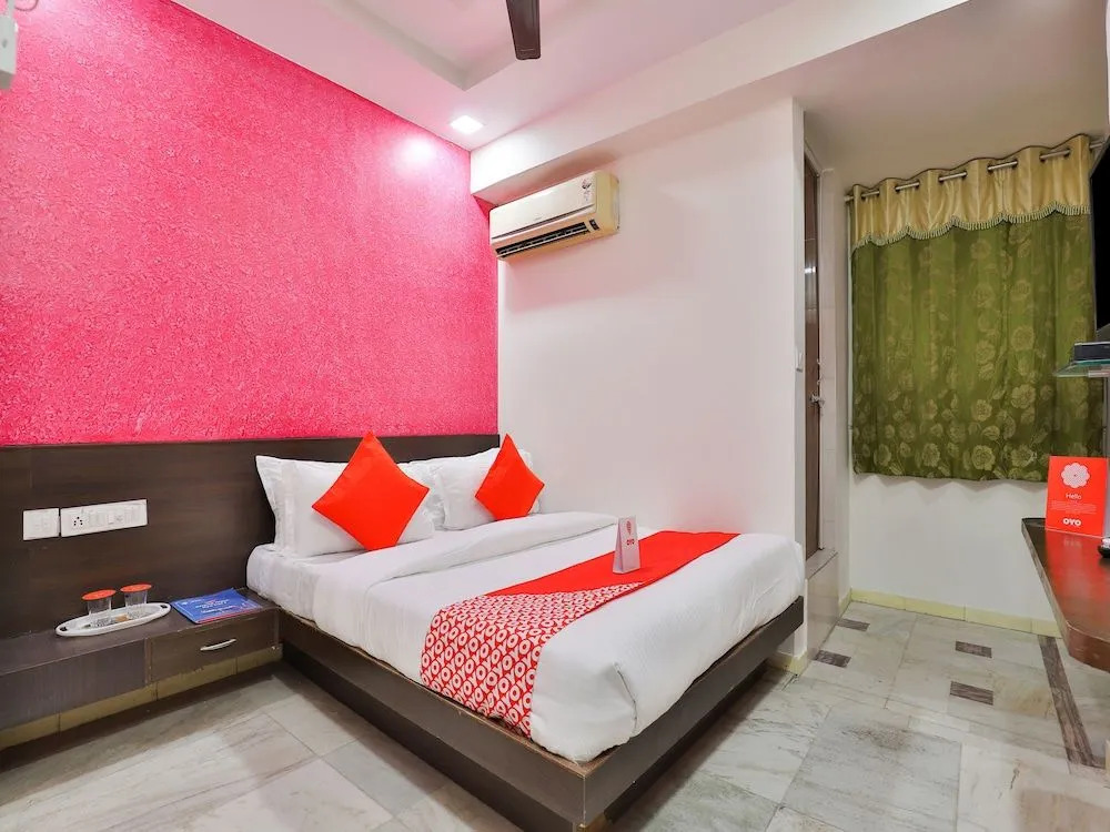 OYO 15581 Hotel Rajshree