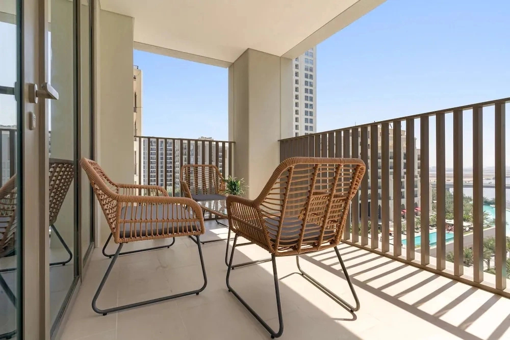 Silkhaus Chic 1BR Creek Beach Grove Pool View