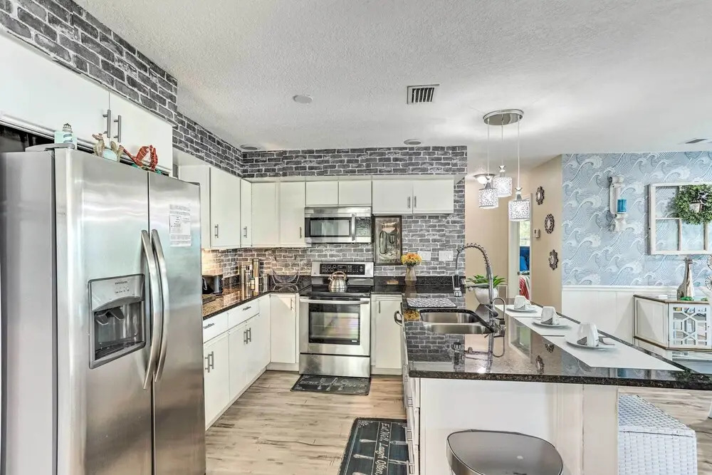 Luxe Florida Home on 3 Acres ~ 5 Mi to Beach!