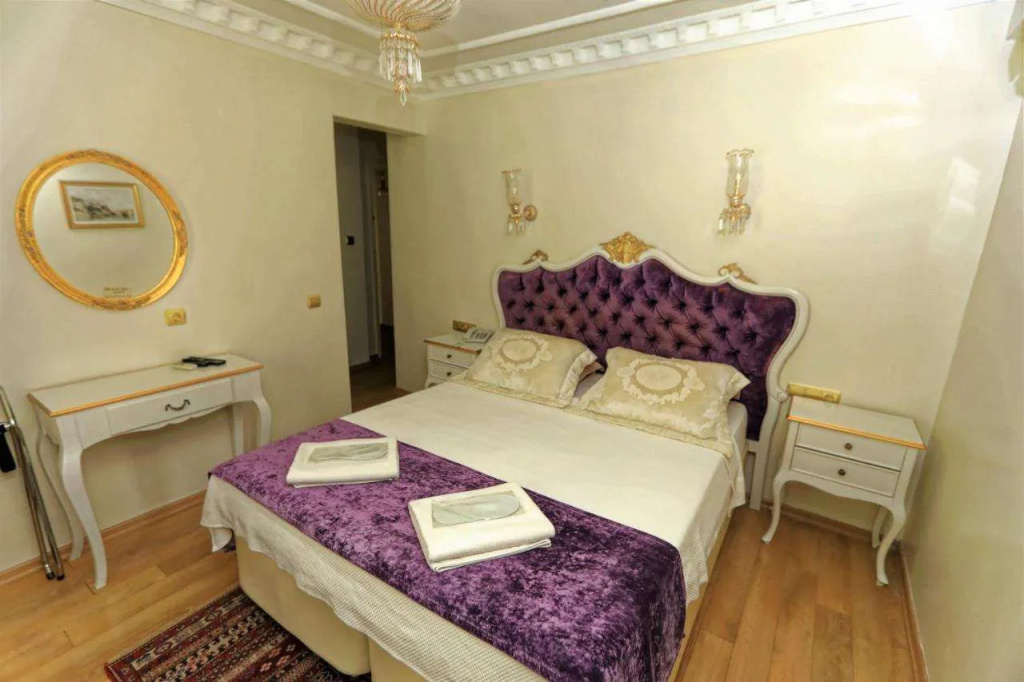 Romantic Mansion