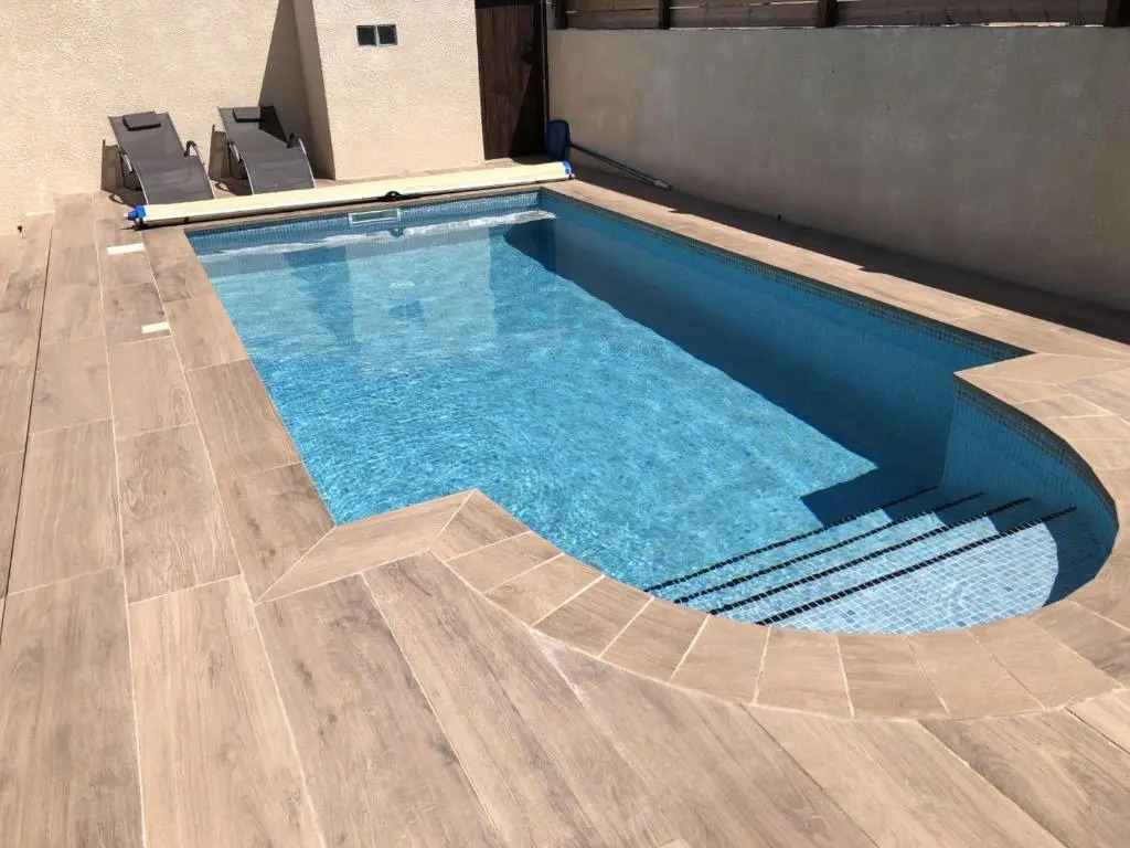 Villa de plein pied 120m2, climatisée, 3 chambres, piscine privée, la campagne aux portes de NARBONNE