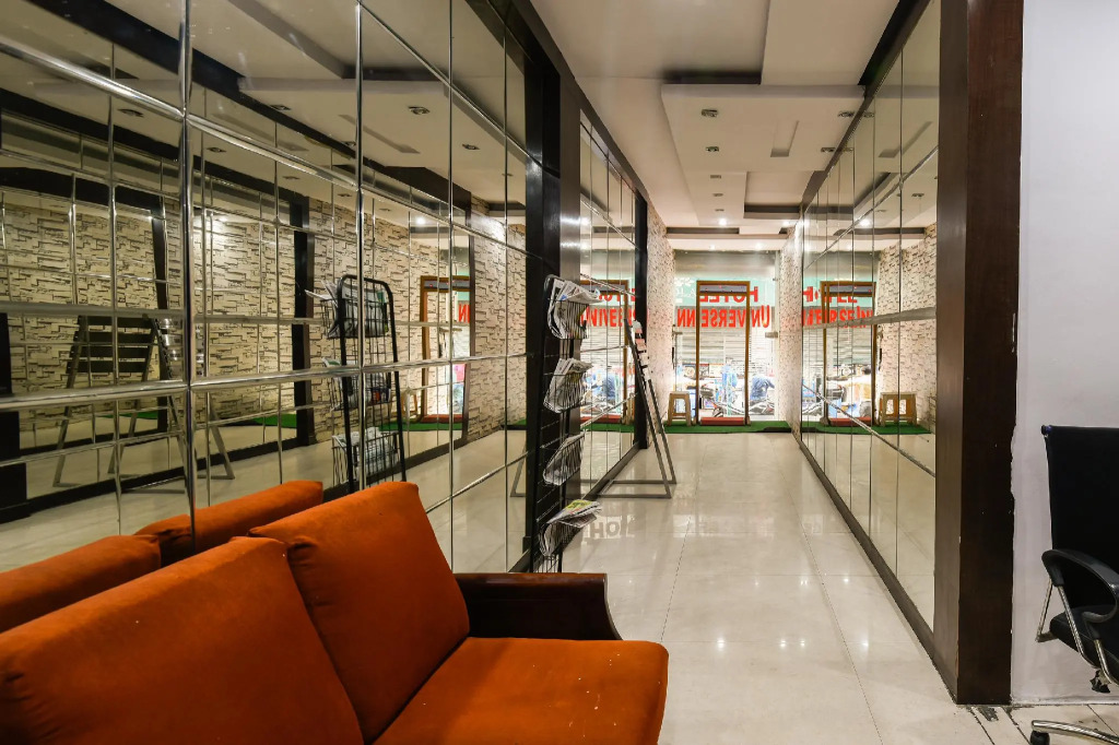 Hotel Universe Inn