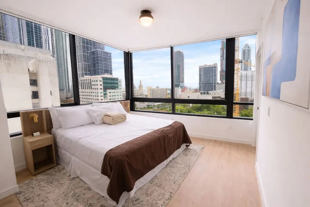 District 225 Condo by Ionica