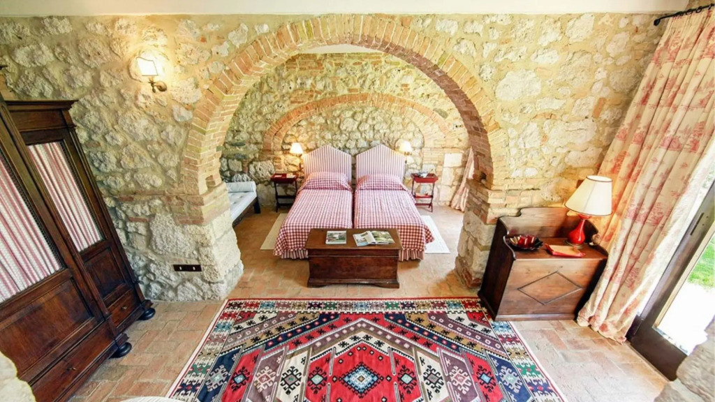 Independent Villa With 12 Beds-villa Aiola
