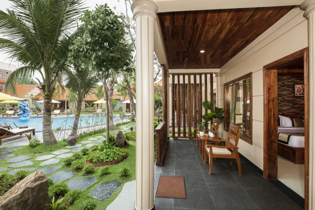 Golden Topaz Phu Quoc Resort