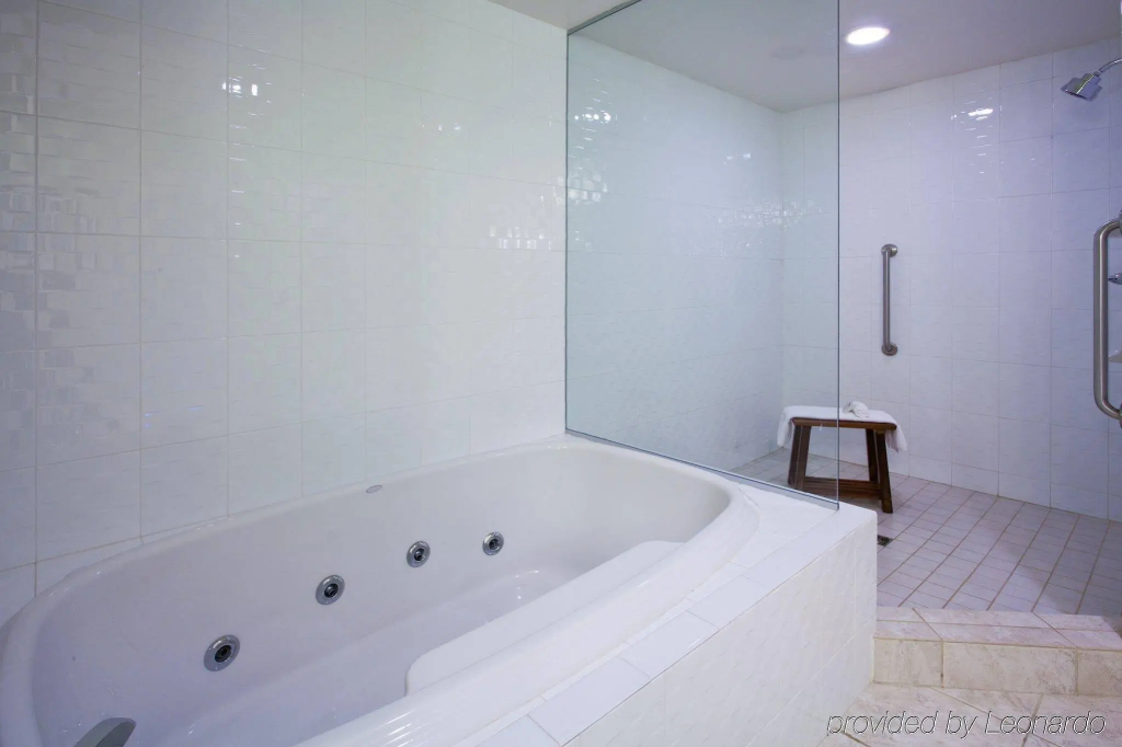 Hotel Indigo Jacksonville-Deerwood Park by IHG
