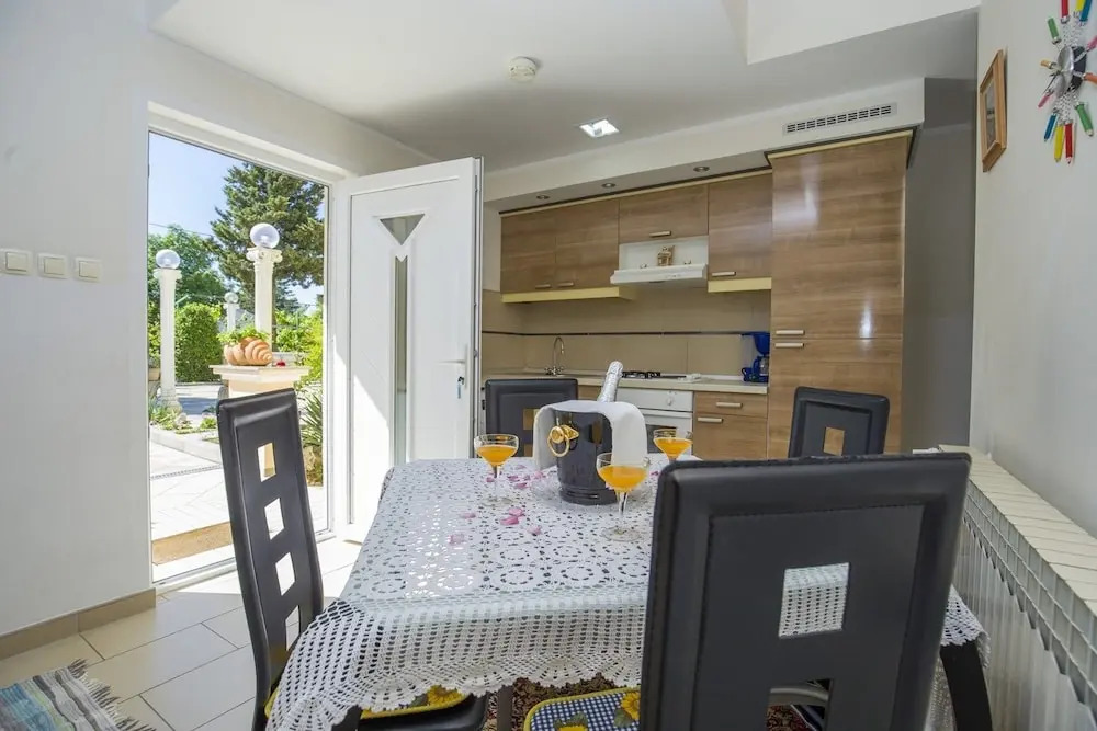Villa Mary by Villas Guide