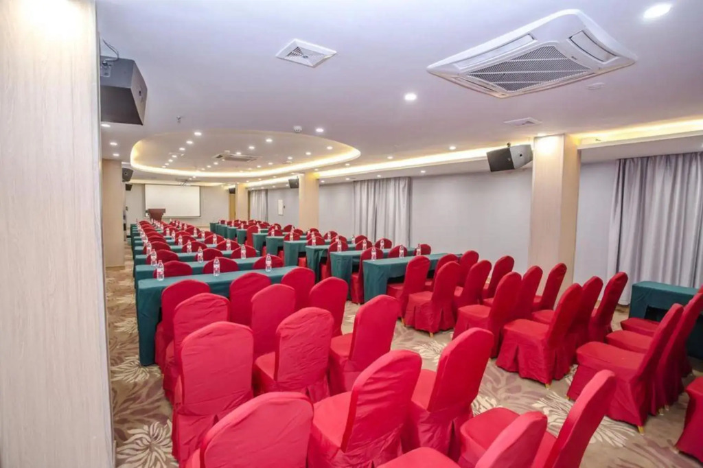 Vienna Hotel (Kaifeng House Store)