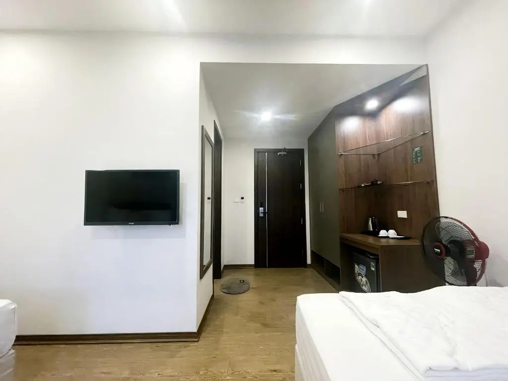 1986's Hotel