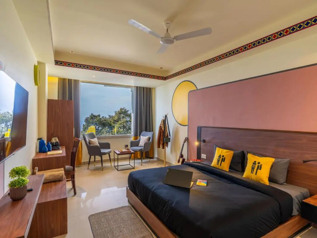 The Hosteller Dalhousie, Mall Road