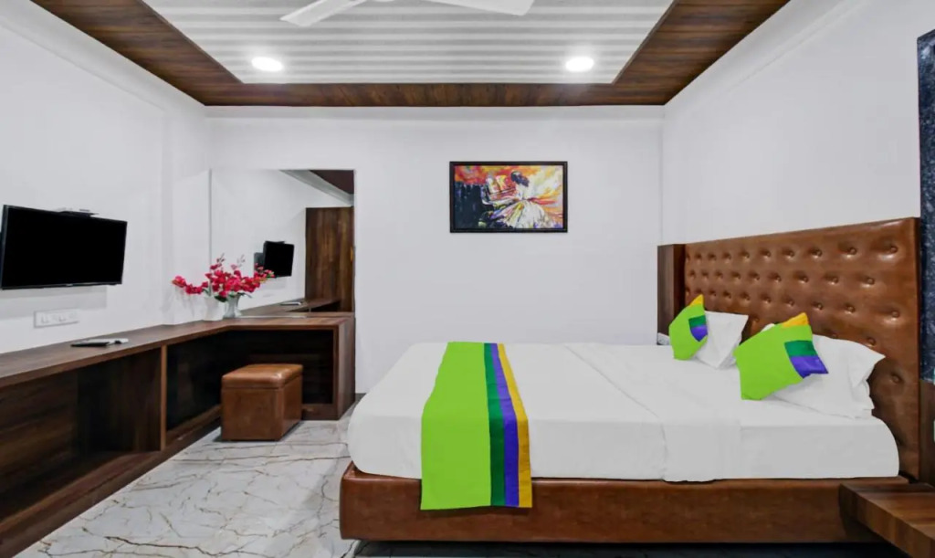 Treebo Hotel Rk Inn, Railway Station