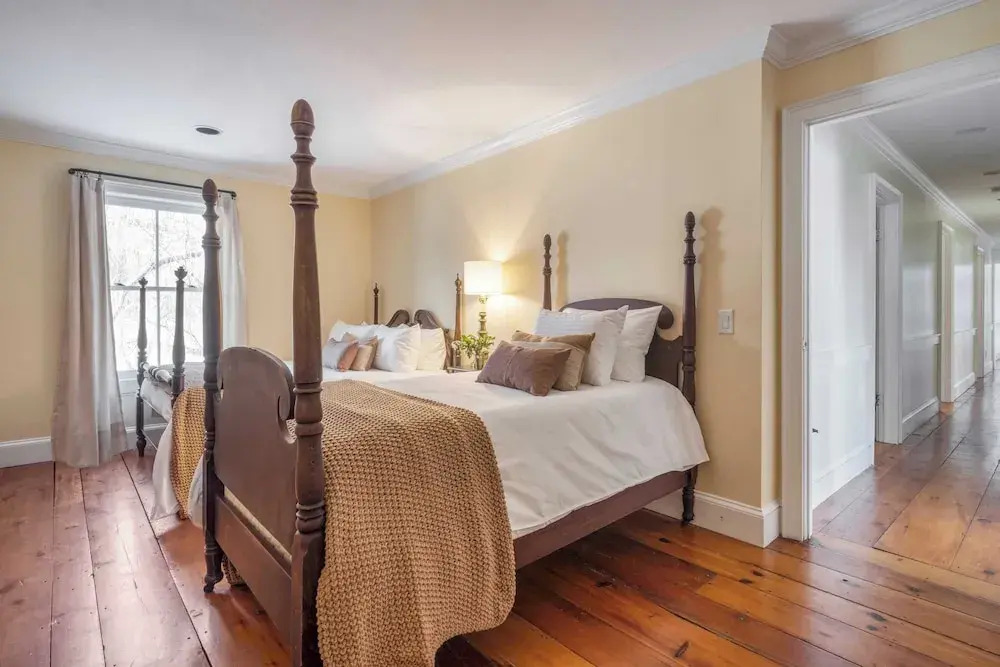 Historic & Secluded Estate on the Hudson River w/ Pool Sleeps 24 River House by Avantstay