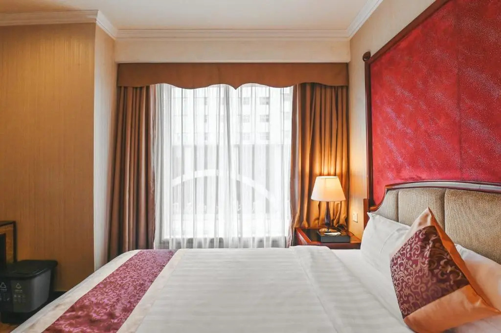 Royal Plaza Hotel