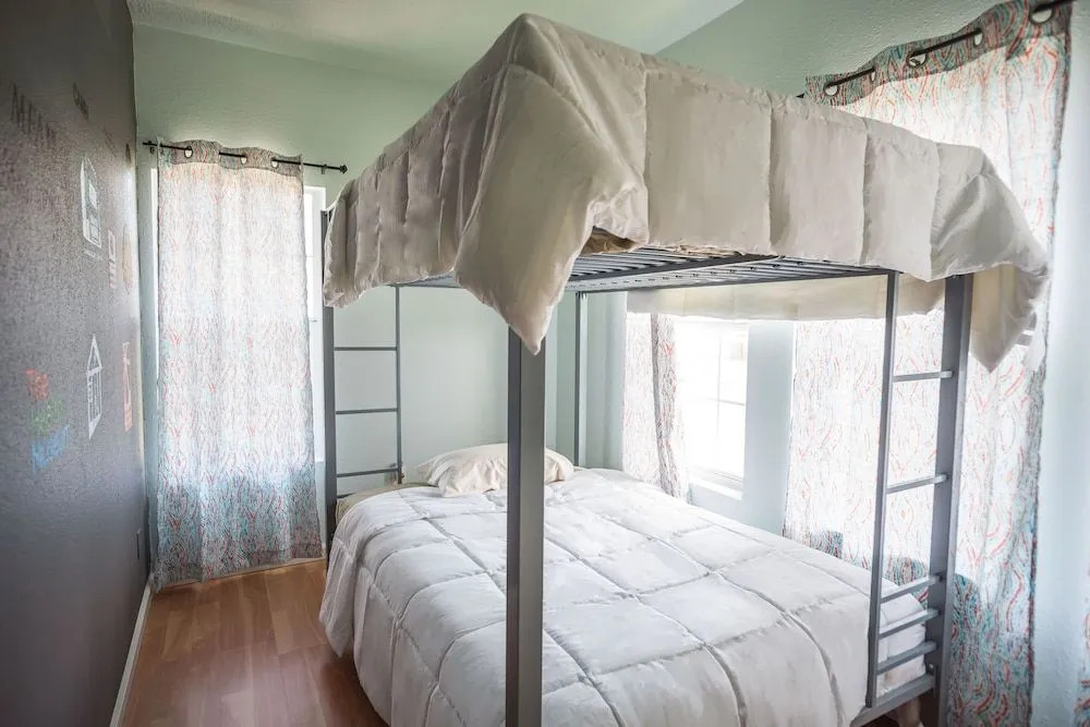 Wanderstay Houston Hostel