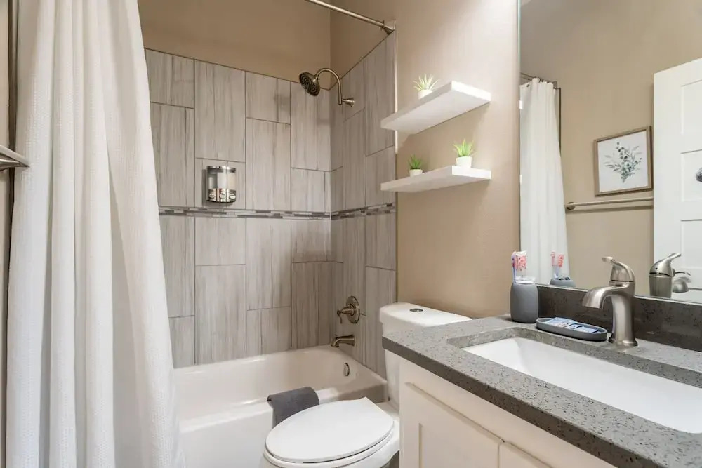 Upstay - Newly Built Modern Home w Private Pool , Austin