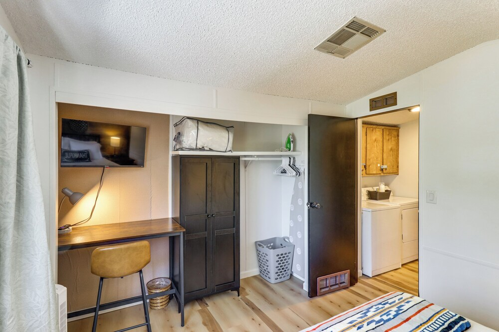 1 Mi to Woodland Lake! Cabin w/ Dog-friendly Yard