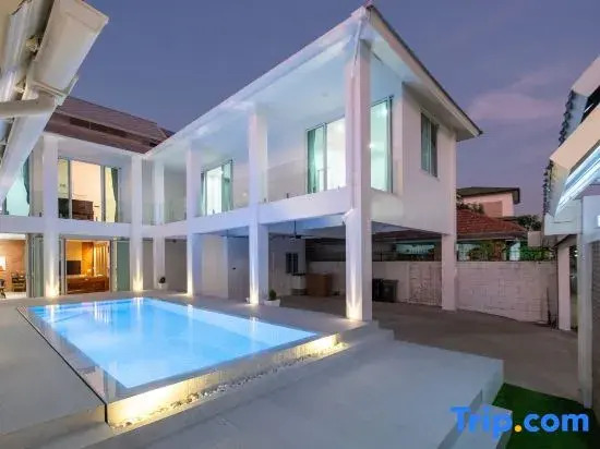 White Pool Villa Chiangmai
