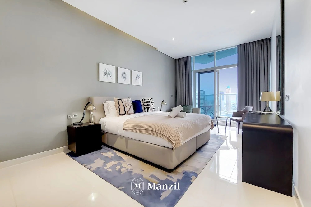 Manzil - 1BR in Business Bay w Burj & Canal Views