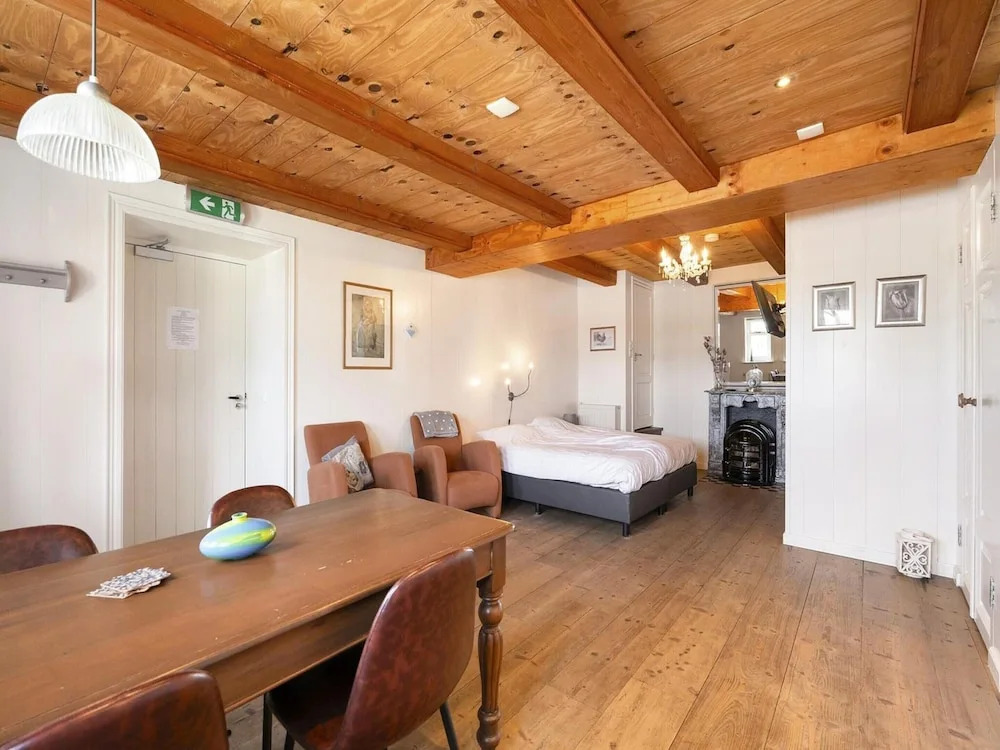 Authentic Apartment Near Schagen