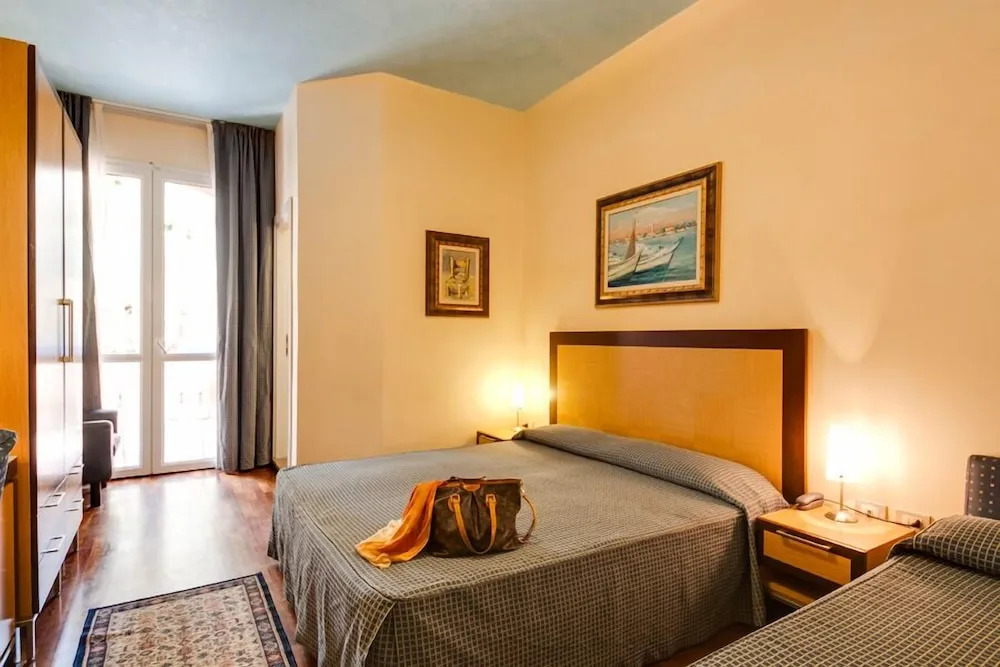 Hotel Aris