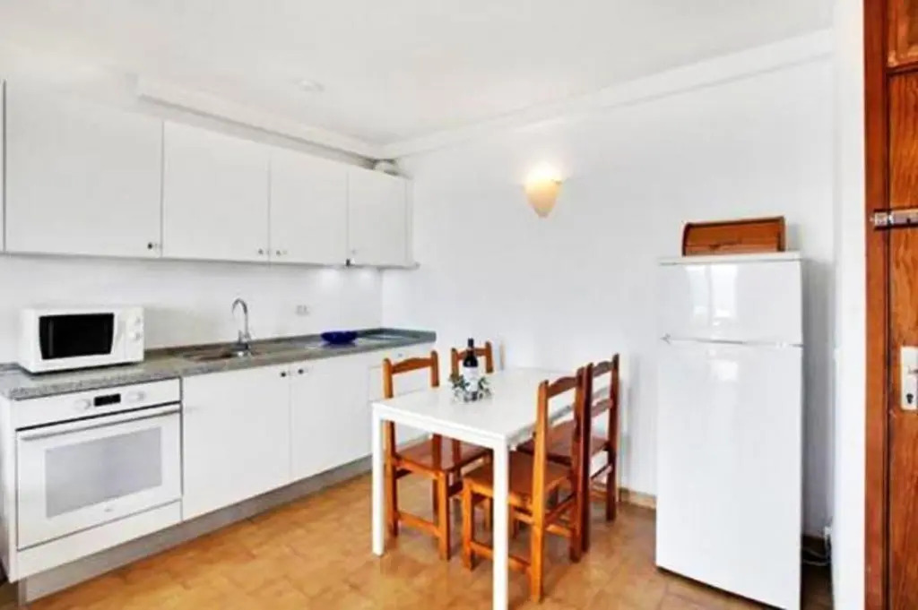 One bedroom appartement with sea view shared pool and enclosed garden at Guia de Isora 1 km away from the beach