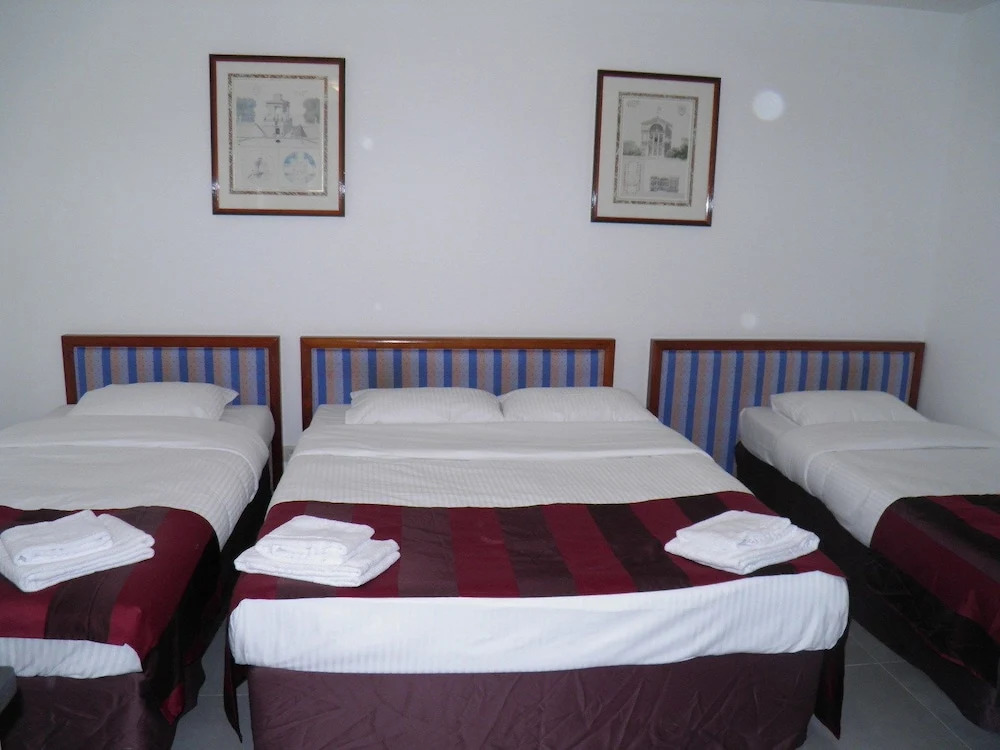 Holidays Hostel Midi