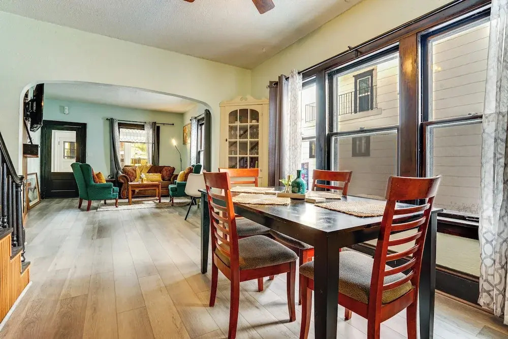 2 Mi to Nordeast Breweries: Cozy Minneapolis Home