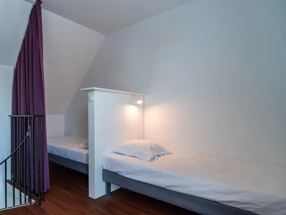 Duplex, 200m to Falaise Beach