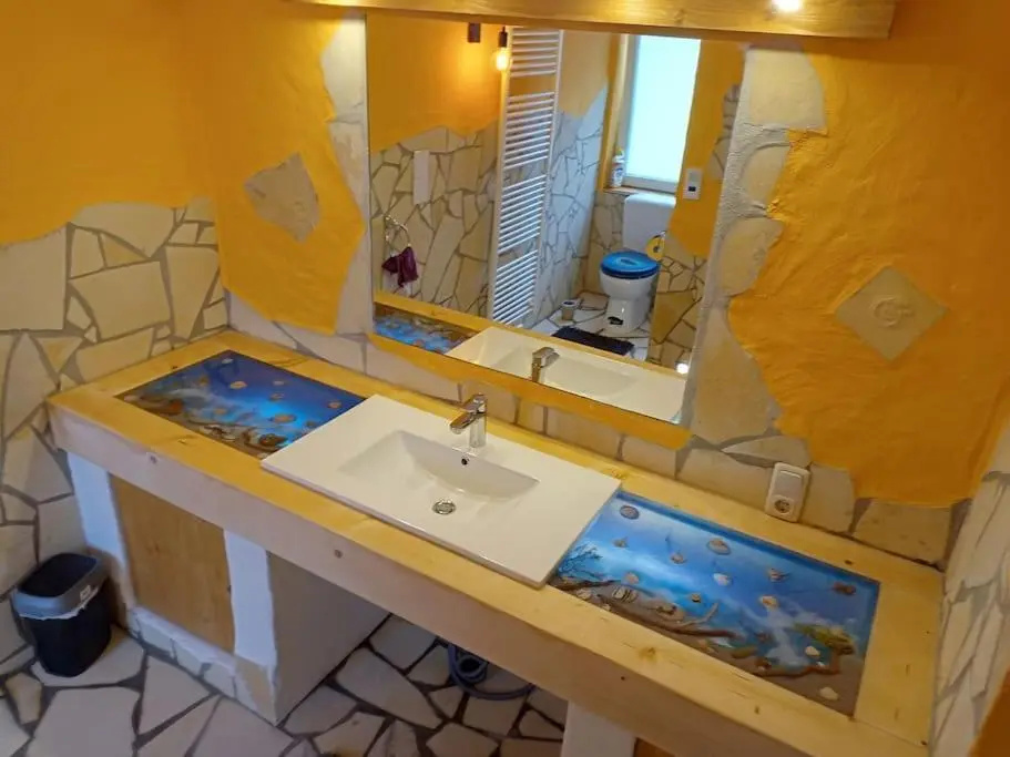 Großes Ferienhaus in ruhiger Lage - WLAN b. 9 Per