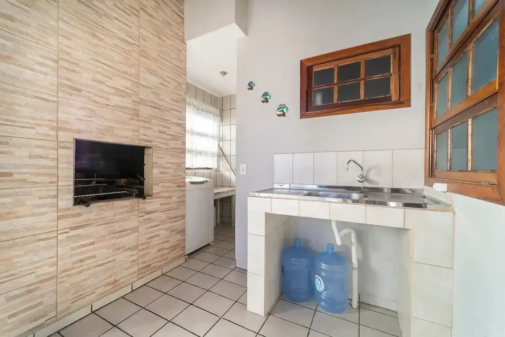 914B - Casa 3 dormitórios em Bombas SC