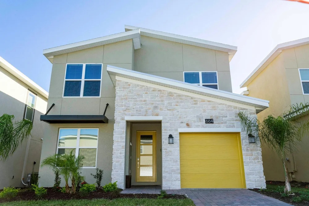 664 WS 5BR Single-family Luxury: Private Pool