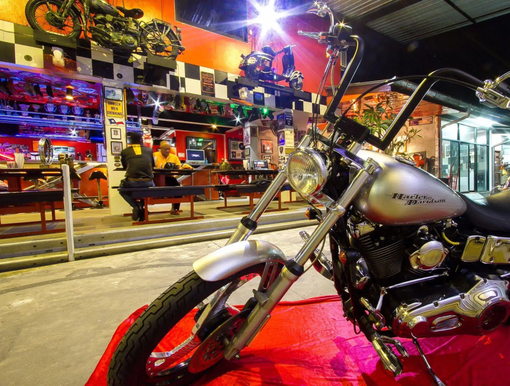 Nickys Handlebar Patong