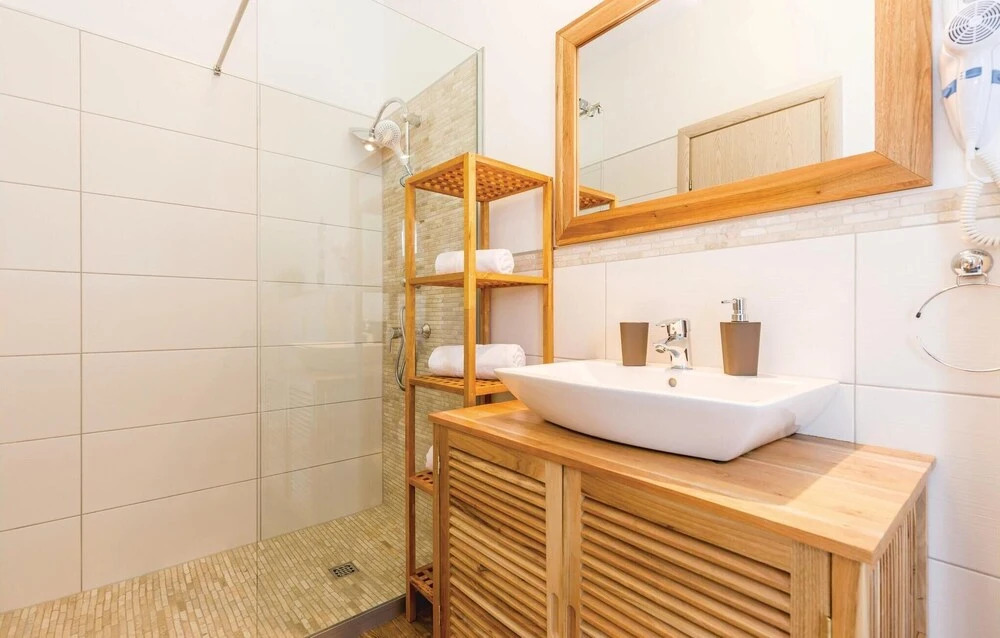Awesome Home in Selce With Wifi and 4 Bedrooms