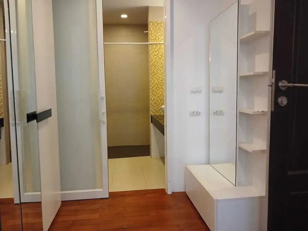 6-30 - 1 Bdr Condo With Balcony and Shared Pool