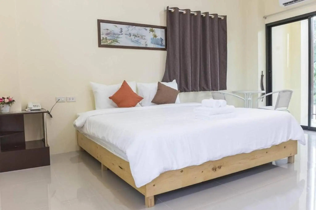 Yaibua Hotel