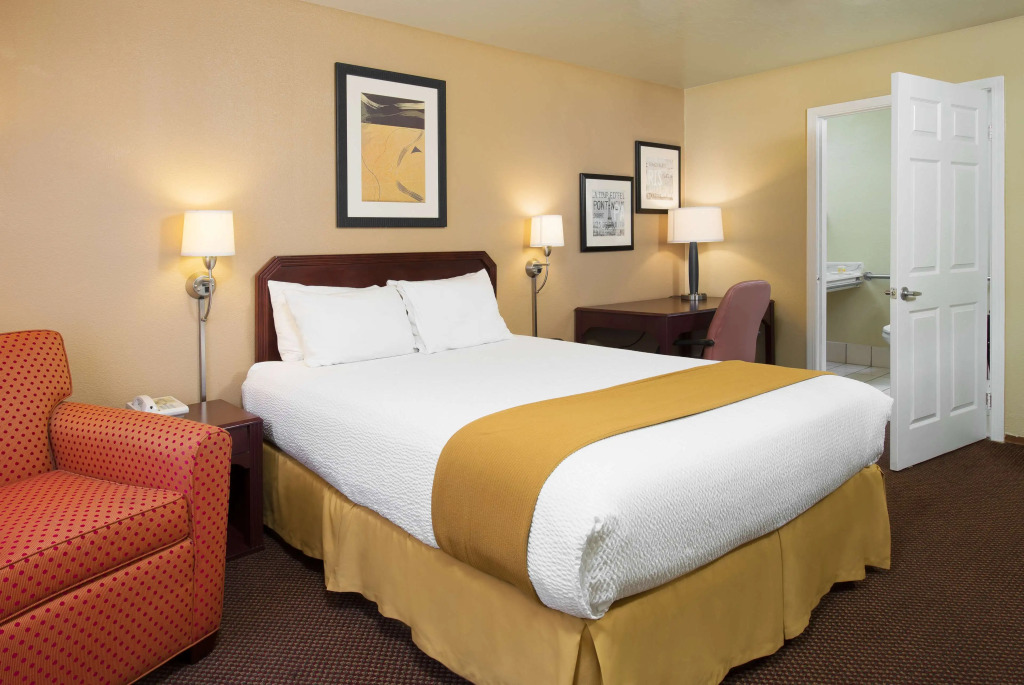 Days Inn by Wyndham Pinole Berkeley