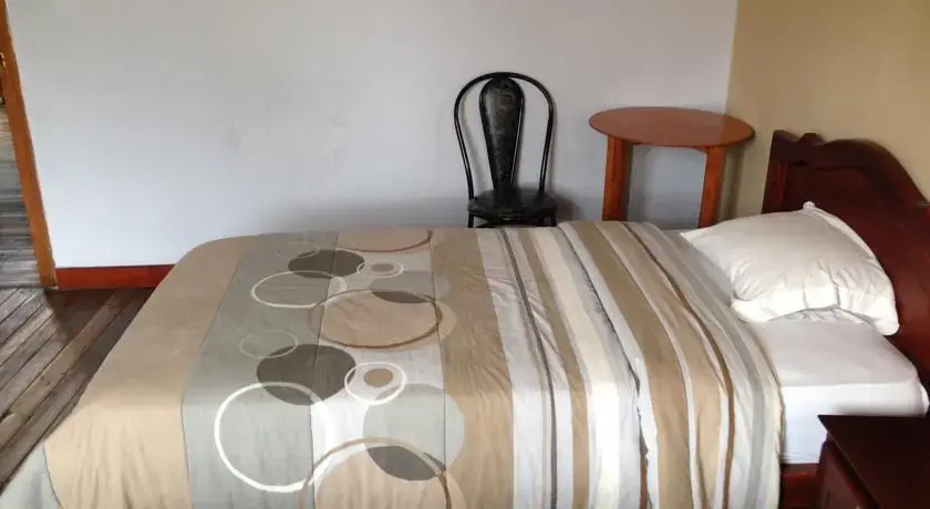 Hostal Alvanos