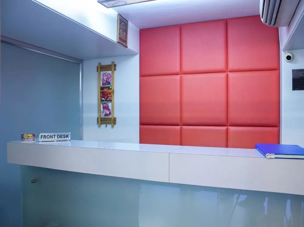 OYO Premium Borivali Kora Kendra