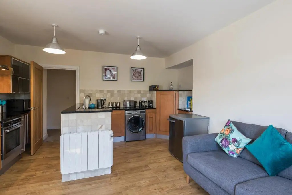Kingsway Apartment