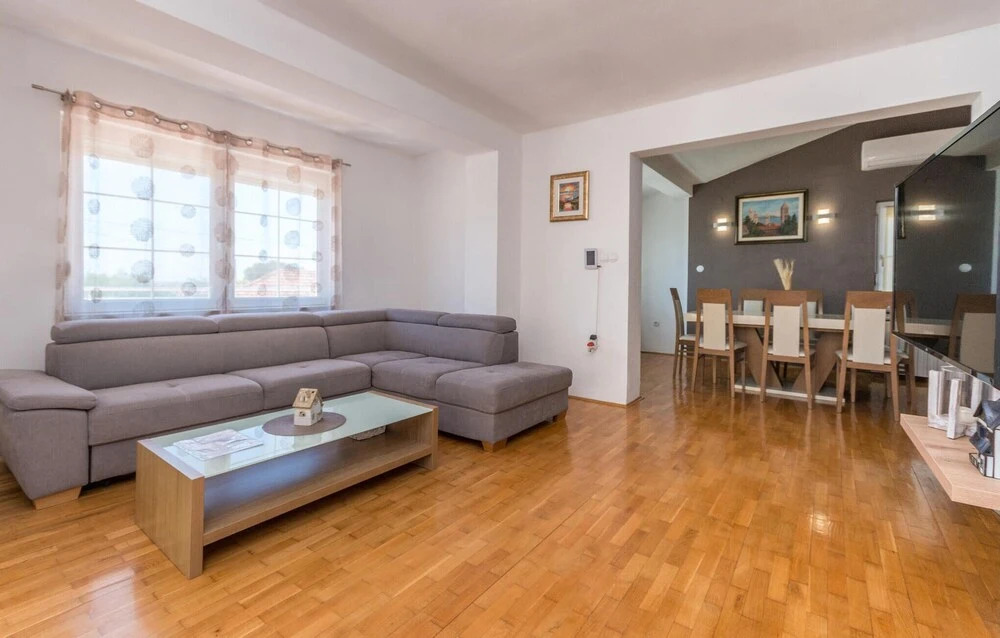 Beautiful Home in Zadar With Outdoor Swimming Pool, Wifi and 4 Bedrooms