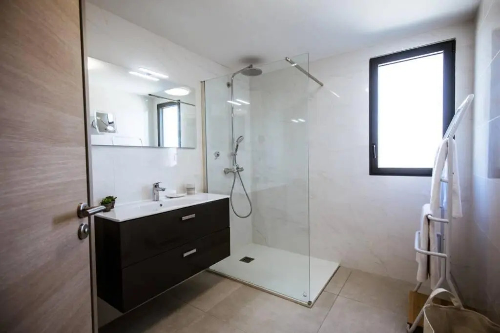 Les 3 baigneuses : Appartement 2 chambres, neuf proche de toutes commodités
