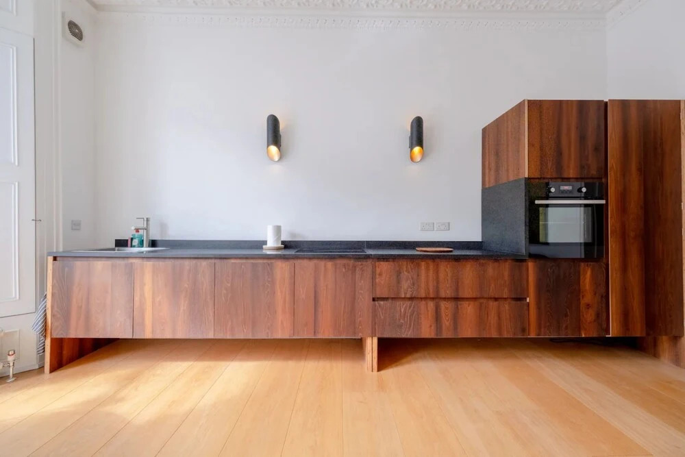 Stylish & Light Victorian 2BD Flat - Holland Park