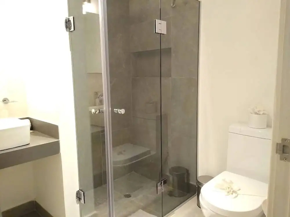 Private Roof w Plunge Pool, Brand New 2 Br Penthouse for 6 sleeps