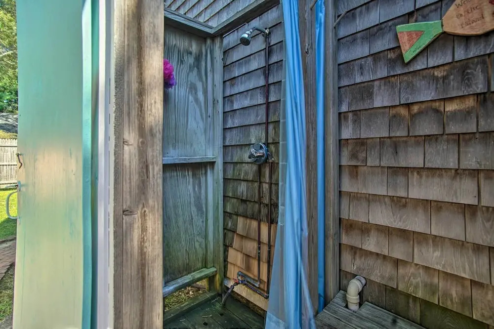 Charming MV Cottage: Walk to Dtwn Oak Bluffs!